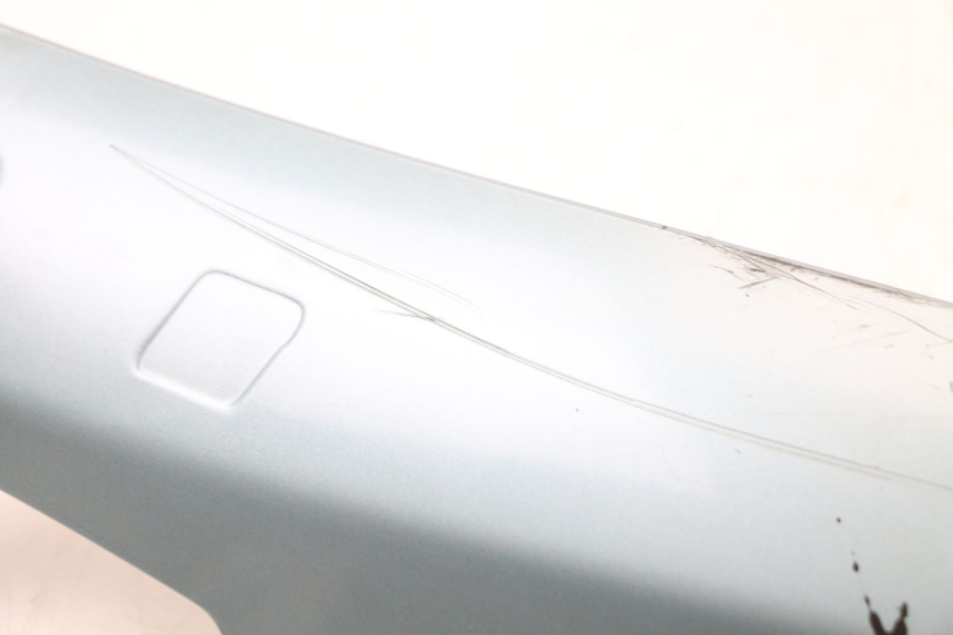 photo de BAS DE CAISSE GAUCHE YAMAHA YP MAJESTY 125 (2002 - 2006) - Zoom état d’usage