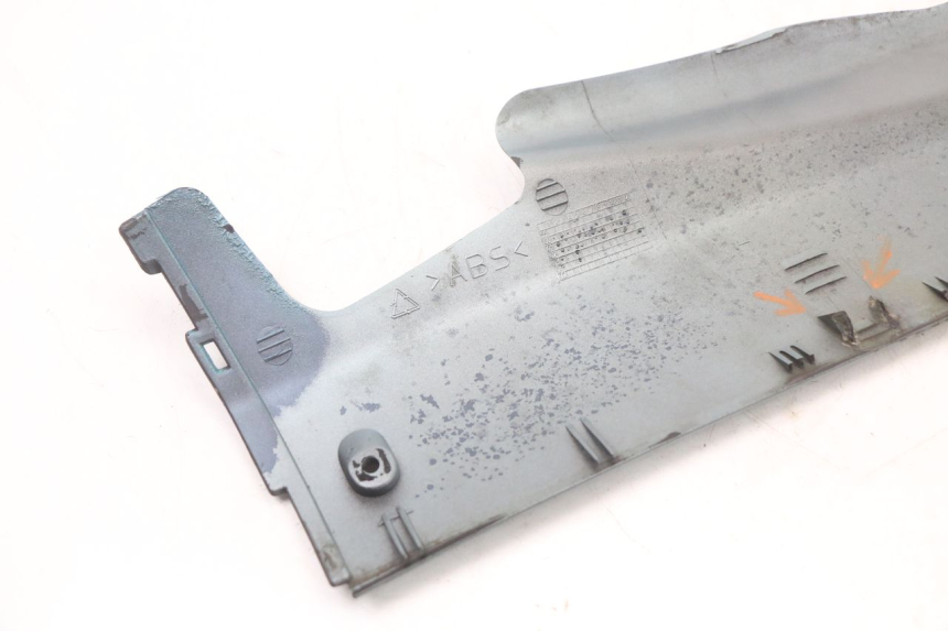 photo de BAS DE CAISSE GAUCHE YAMAHA YP MAJESTY 125 (2002 - 2006) - État de surface