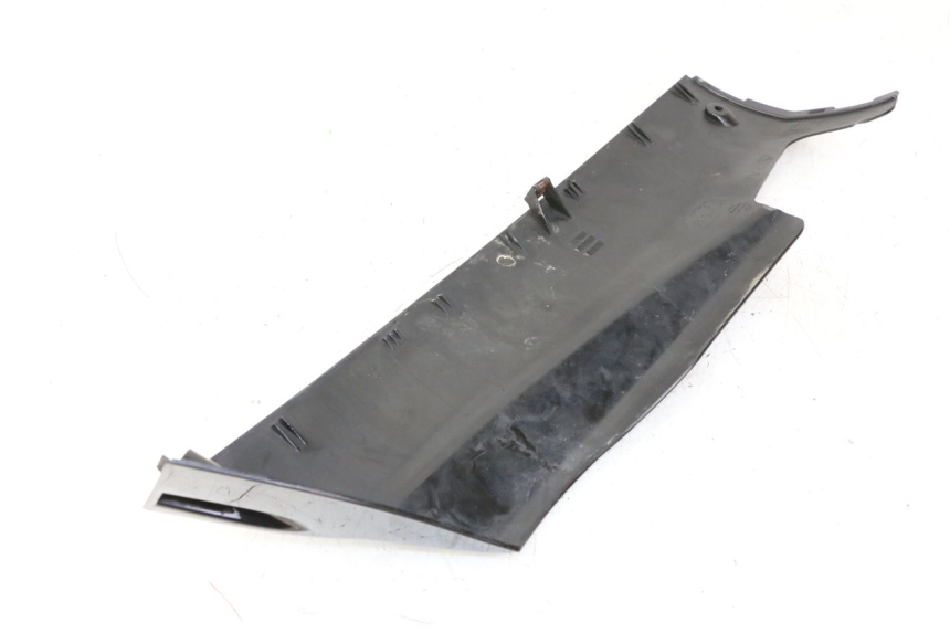 photo de BAS DE CAISSE GAUCHE YAMAHA YP MAJESTY 125 (2007 - 2010) - Détail de la pièce