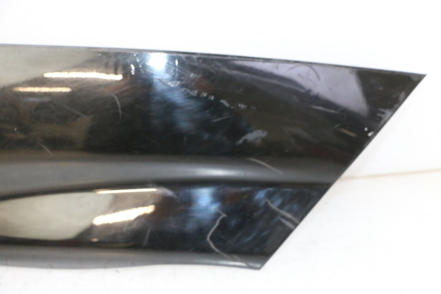 photo de BAS DE CAISSE GAUCHE YAMAHA YP MAJESTY 125 (2007 - 2010) - Autre angle de vue