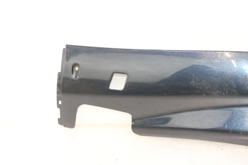 photo de BAS DE CAISSE GAUCHE YAMAHA YP MAJESTY 125 (1998 - 2001) - Détail de la pièce