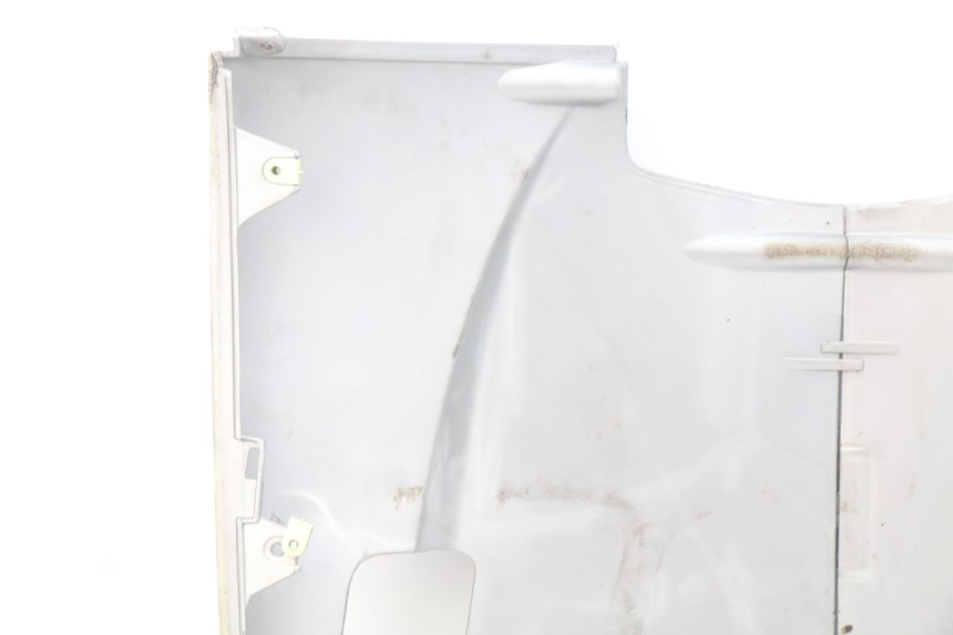 photo de BAS DE CAISSE PEUGEOT GEOPOLIS 400 (2007 - 2013) - Gros plan technique