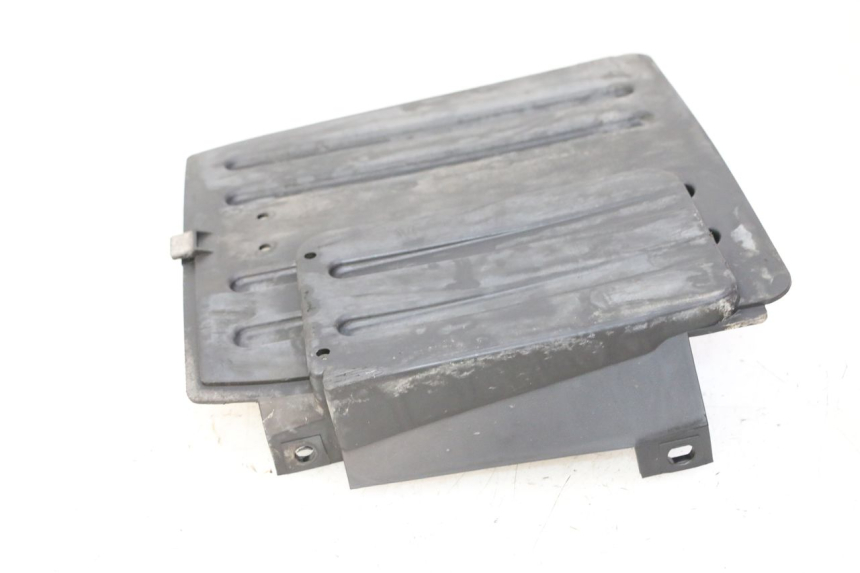 photo de BAS DE CAISSE DAELIM HISTORY 125 (2001 - 2002) - Zoom état d’usage