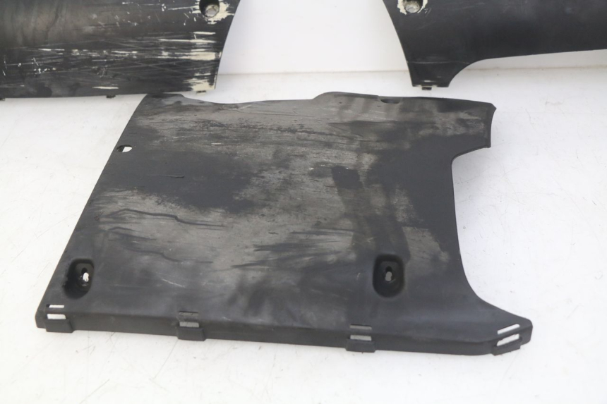 photo de BAS DE CAISSE PEUGEOT KISBEE 2T 50 (2010 - 2017) - Pièce contrôlée