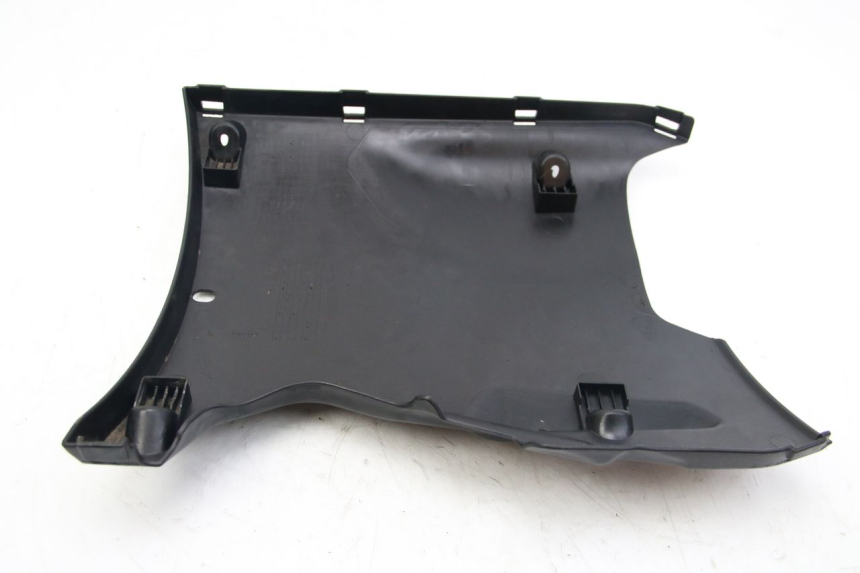 photo de BAS DE CAISSE PEUGEOT KISBEE 2T 50 (2018 - 2022) - Gros plan technique