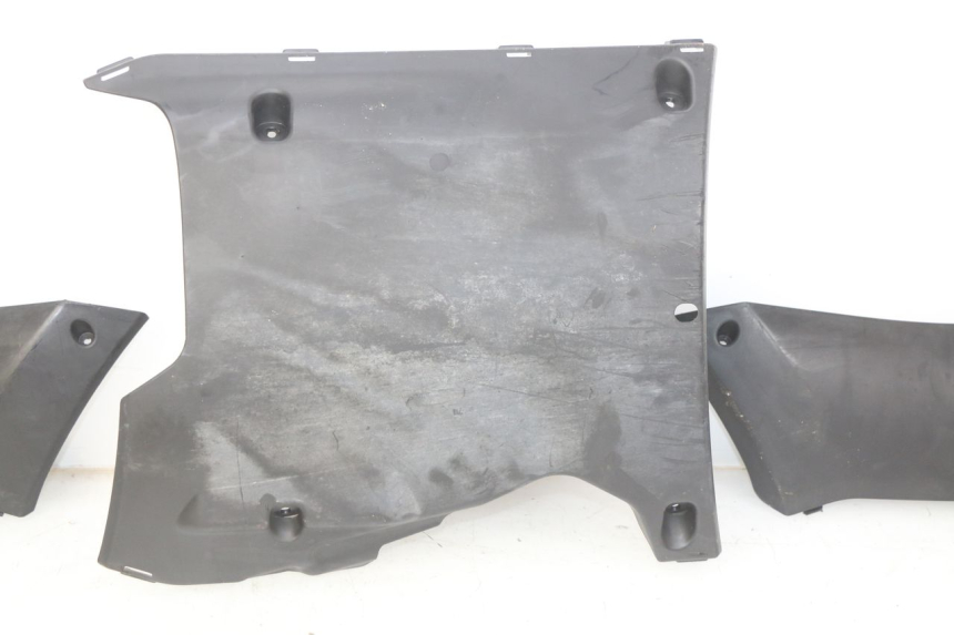 photo de BAS DE CAISSE PEUGEOT KISBEE 2T 50 (2010 - 2017) - État de surface