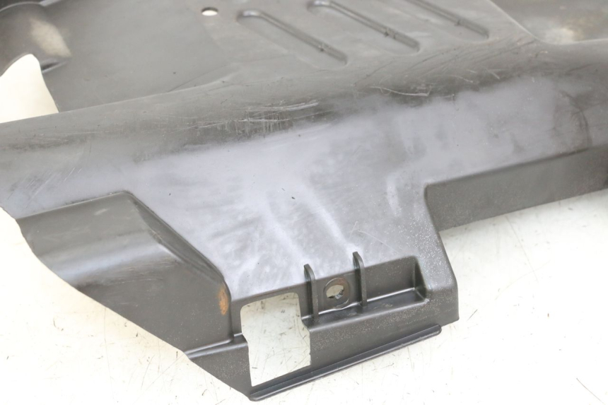 photo de BAS DE CAISSE KYMCO DINK 4T 50 (2007 - 2018) - Gros plan technique