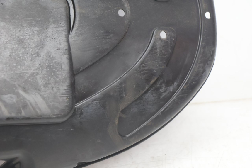 photo de BAS DE CAISSE KYMCO MOVIE S 125 (2009 - 2018) - Points de fixation