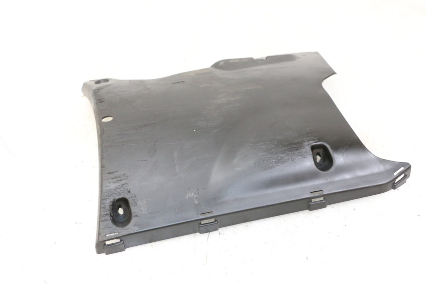 photo de BAS DE CAISSE PEUGEOT STREETZONE 4T 50 (2018 - 2023) - Gros plan technique