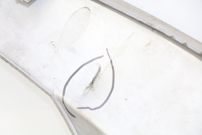 photo de BAS DE CAISSE PEUGEOT SATELIS 125 (2010 - 2012) - État de surface