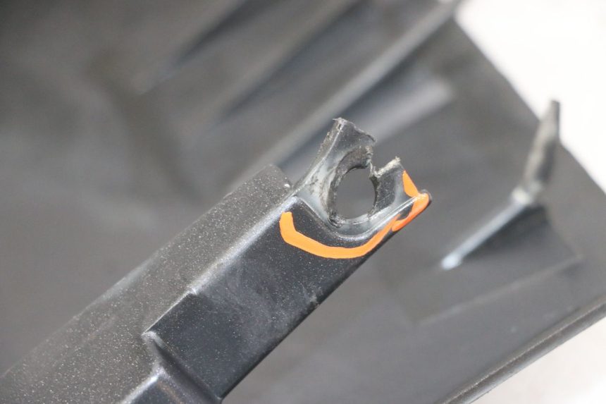 photo de BAS DE CAISSE PEUGEOT SATELIS 125 (2013 - 2018) - Détails caractéristiques