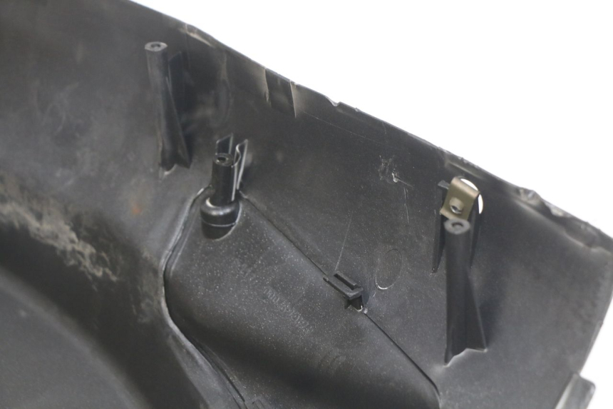 photo de BAS DE CAISSE APRILIA SCARABEO LIGHT 125 (2007 - 2011) - Gros plan technique