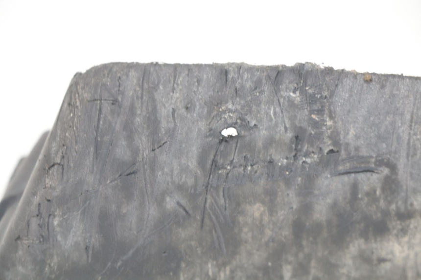 photo de BAS DE CAISSE HONDA SCV LEAD 100 (2003 - 2007) - Détail de la pièce