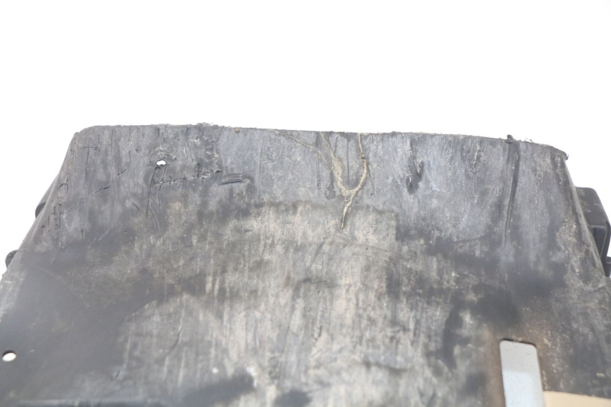 photo de BAS DE CAISSE HONDA SCV LEAD 100 (2003 - 2007) - Zoom état d’usage