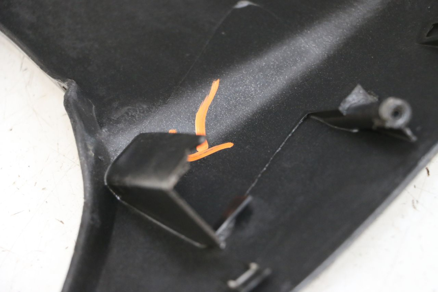 photo de BAS DE CAISSE APRILIA SR CARB LC 2T 50 (2004 - 2012) - Autre angle de vue