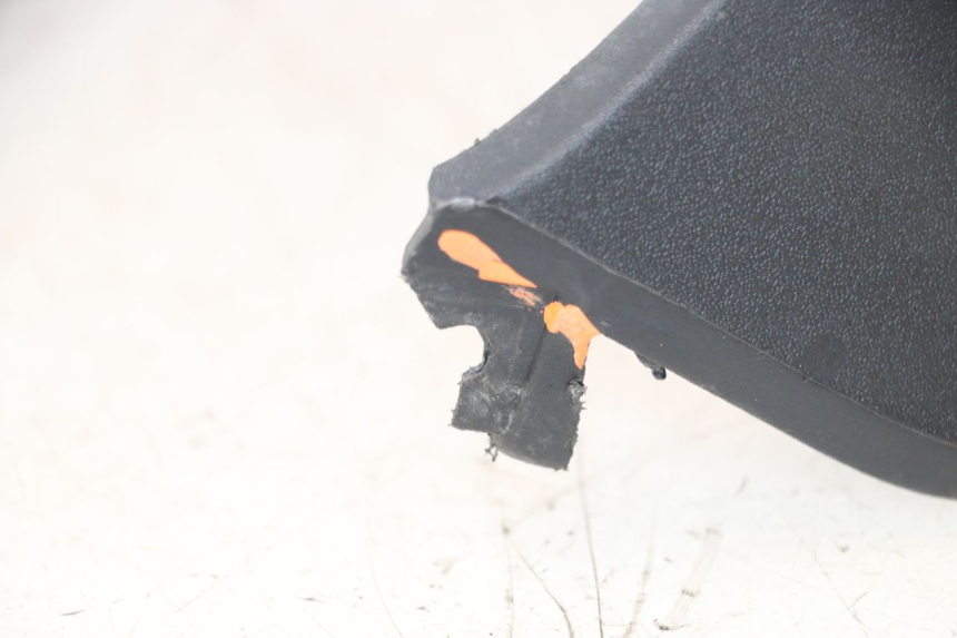 photo de BAS DE CAISSE PEUGEOT TREKKER 50 (1995 - 2004) - État de surface
