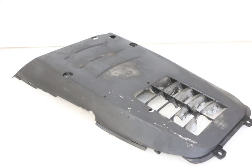 photo de BAS DE CAISSE SUZUKI UH BURGMAN 125 (2002 - 2006) - État de surface