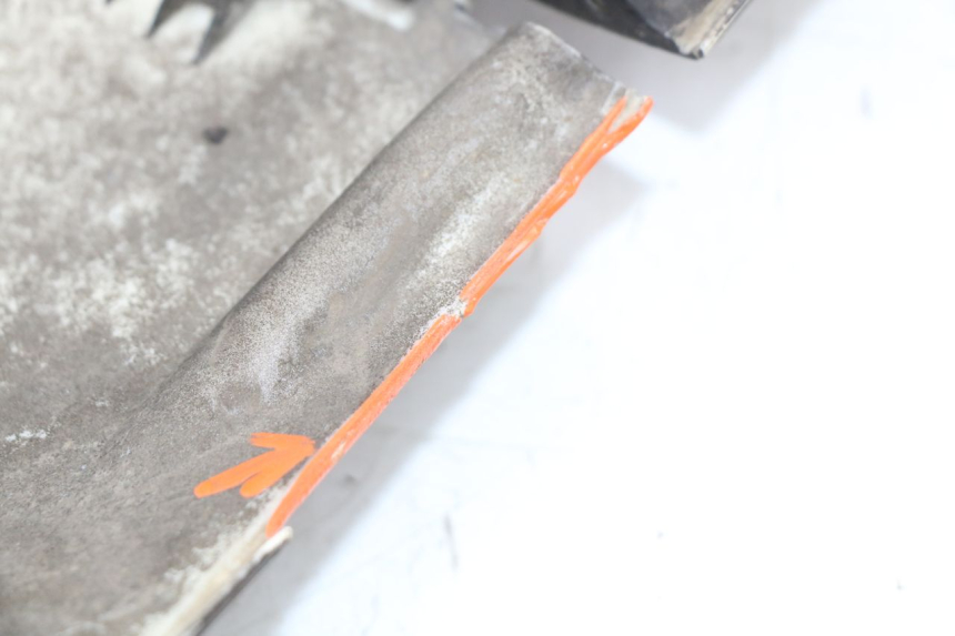 photo de BAS DE CAISSE PEUGEOT VIVACITY NEW 4T 50 (2008 - 2017) - État de surface