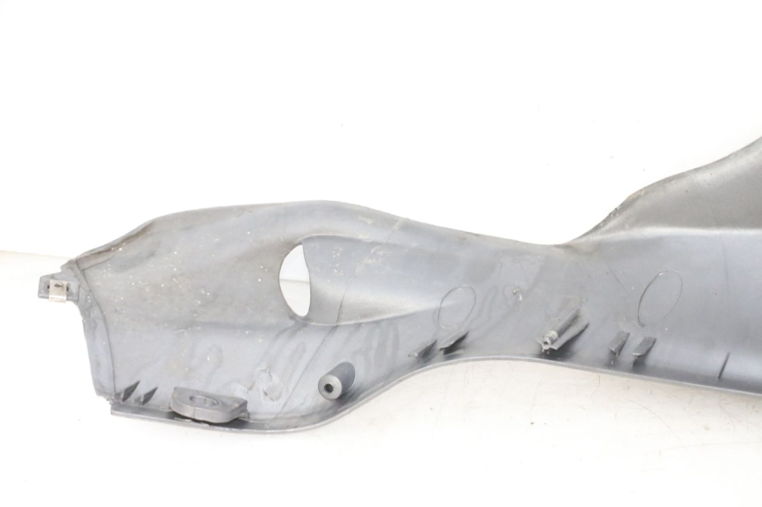 photo de BAS DE CAISSE PIAGGIO X9 EVOLUTION 125 (2003 - 2007) - Gros plan technique