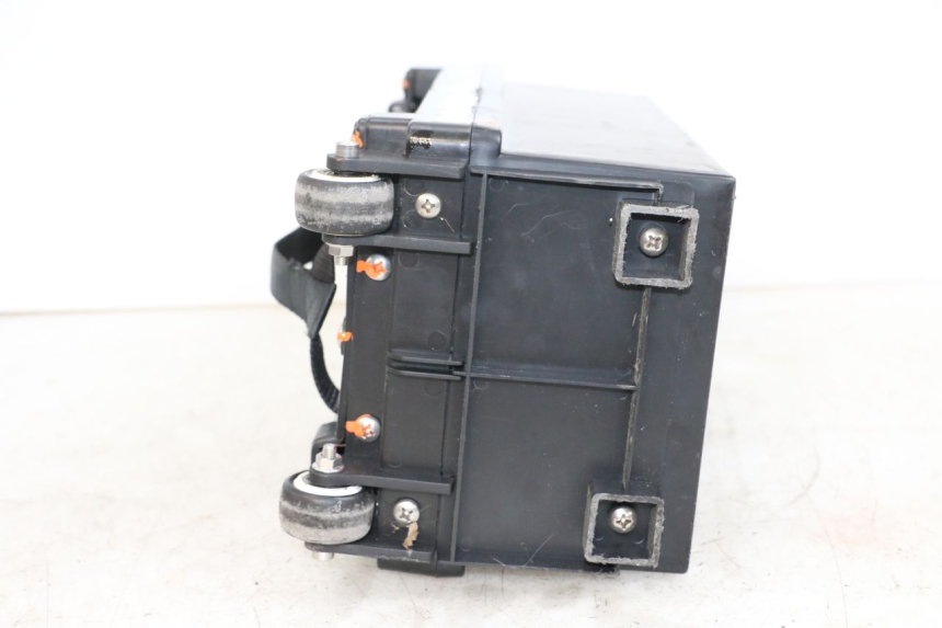 photo de Battery E-MAX 80L 1 (2011 - 2014) - Autre angle de vue