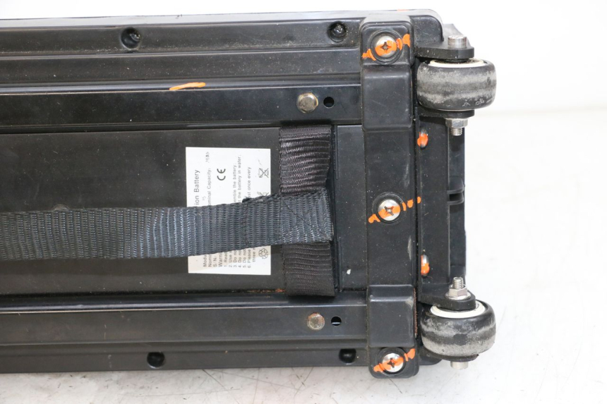 photo de Battery E-MAX 80L 1 (2011 - 2014) - Gros plan technique