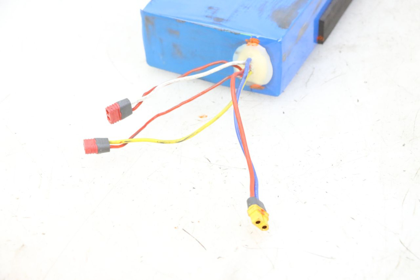 photo de BATTERIE HERO S10 1 - Autre angle de vue