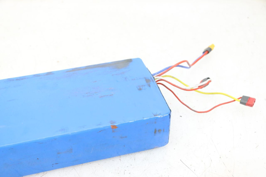 photo de BATTERIE HERO S10 1 - Points de fixation