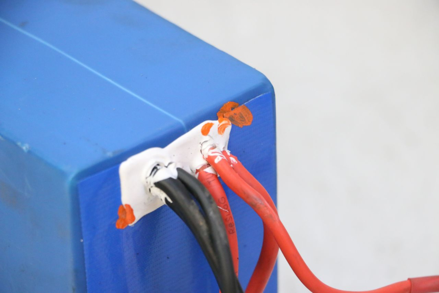 photo de BATTERIE DUALTRON VICTOR LIMITED 1 - Zoom composants