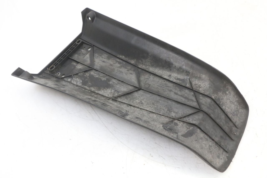 photo de BAVETTE ARRIERE KYMCO AGILITY CARRY 50 (2011 - 2020) - Gros plan technique