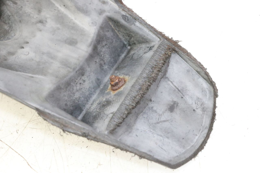 photo de BAVETTE ARRIERE HONDA CBF 125 (2009 - 2015) - Gros plan technique