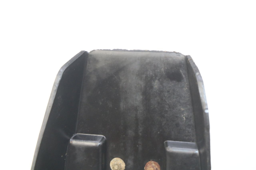 photo de BAVETTE ARRIERE SUZUKI CP 80 (1985 - 1996) - Détail de la pièce