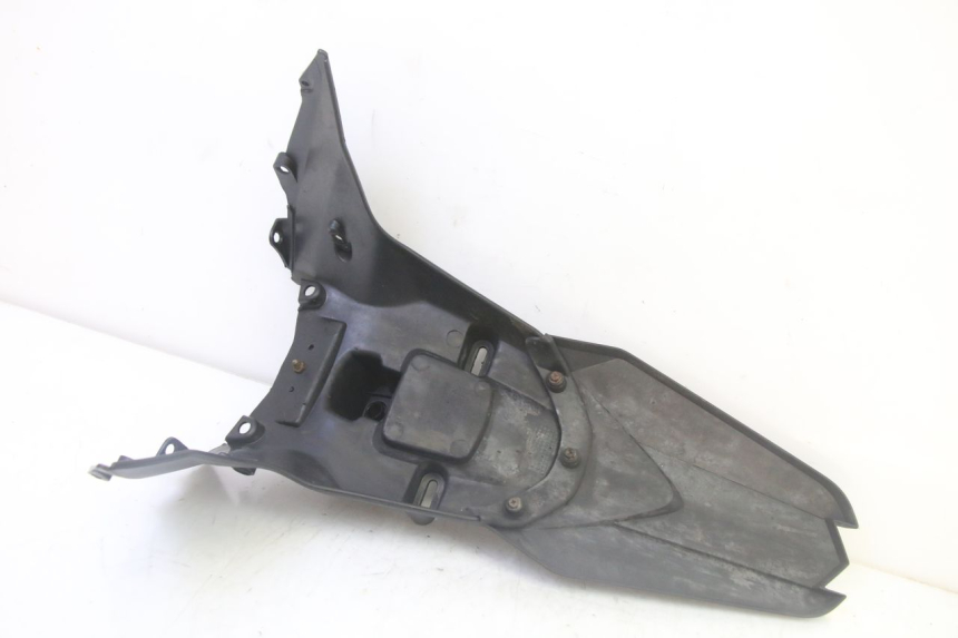 photo de BAVETTE ARRIERE SYM CROX 4T 50 (2016 - 2023) - Gros plan technique