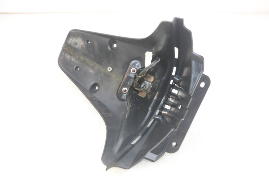 photo de BAVETTE ARRIERE PIAGGIO FLY 4T 50 (2013 - 2017) - Zoom état d’usage