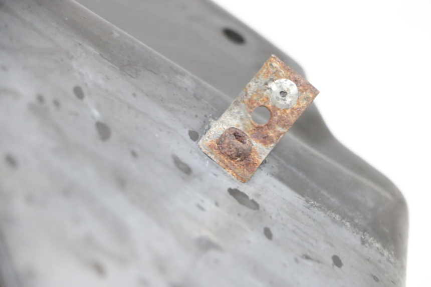 photo de BAVETTE ARRIERE KAWASAKI GPX R WARBIRD 600 (1988 - 1993) - Zoom état d’usage