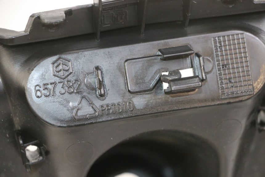 photo de BAVETTE ARRIERE PIAGGIO IE MP3 YOURBAN 300 (2011 - 2016) - Autre angle de vue