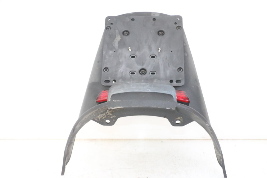 photo de BAVETTE ARRIERE PIAGGIO MP3 LT 300 (2010 - 2016) - Points de fixation