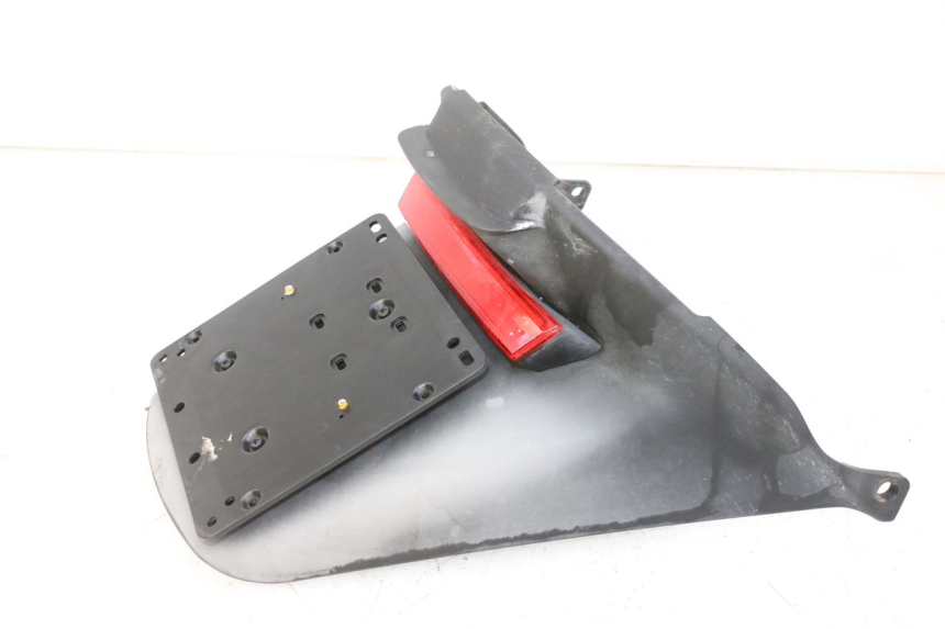 photo de BAVETTE ARRIERE PIAGGIO MP3 RL 250 (2006 - 2010) - Autre angle de vue