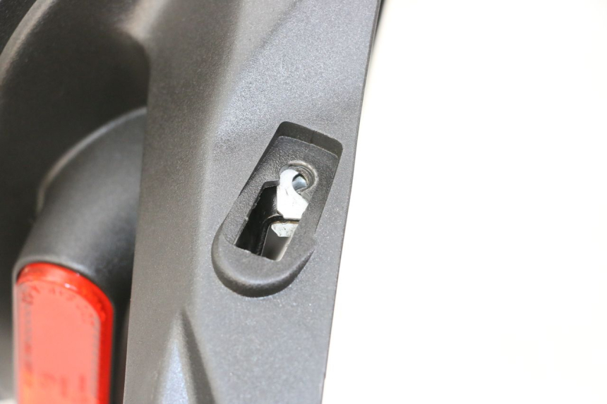 photo de BAVETTE ARRIERE PIAGGIO NEW TYPHOON 50 (2010 - 2017) - Zoom état d’usage