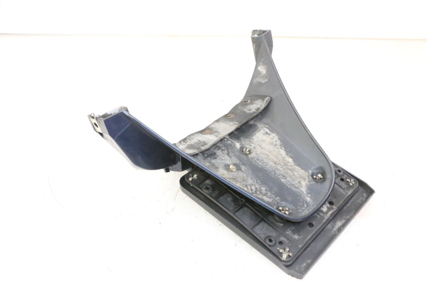 photo de BAVETTE ARRIERE PIAGGIO VESPA LX 150 (2005 - 2013) - Détail de la pièce