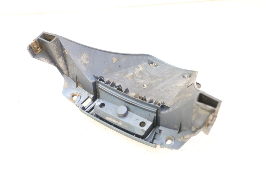 photo de BAVETTE ARRIERE PIAGGIO VESPA LX 2T 50 (2005 - 2013) - Détail de la pièce