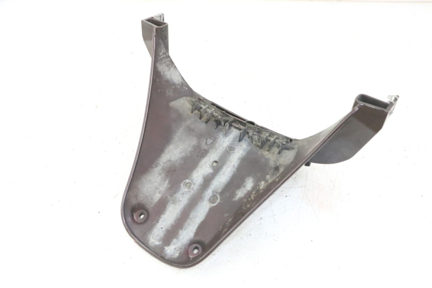 photo de BAVETTE ARRIERE PIAGGIO VESPA LX IE 125 (2010 - 2012) - Gros plan technique
