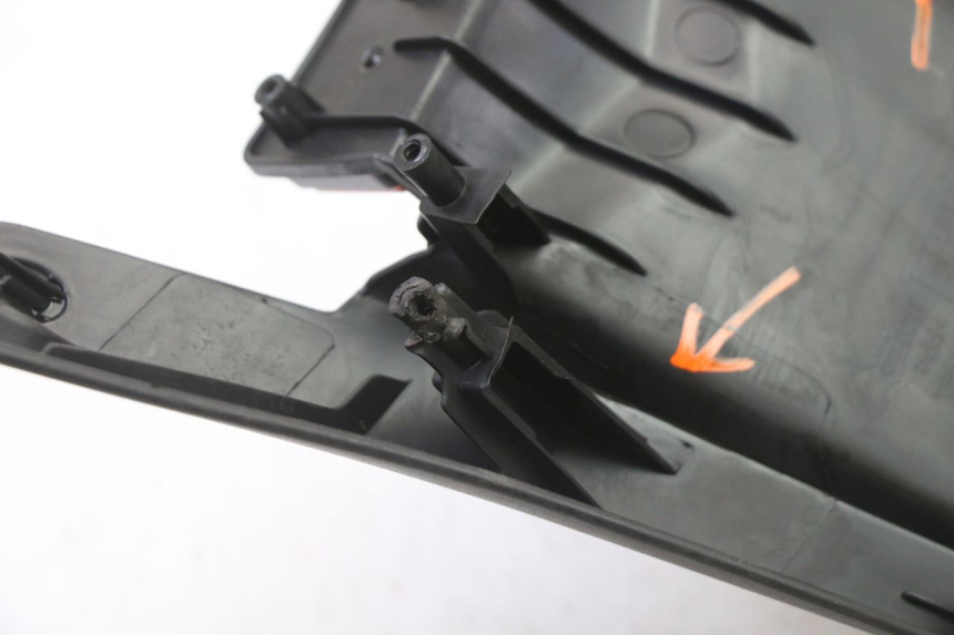 photo de BAVETTE ARRIERE MAG POWER R-STREET 50 (2016 - 2025) - Points de fixation