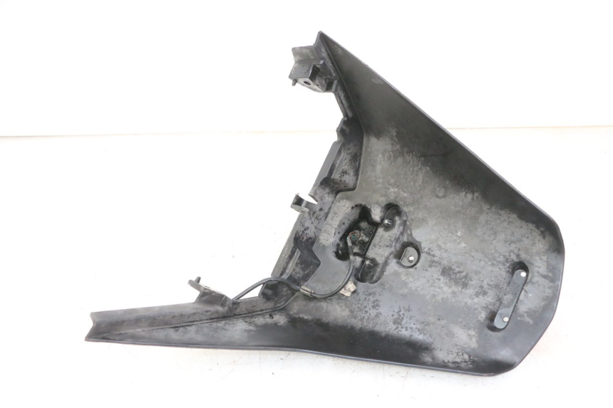 photo de BAVETTE ARRIERE PEUGEOT SATELIS 125 (2013 - 2018) - Détail de la pièce