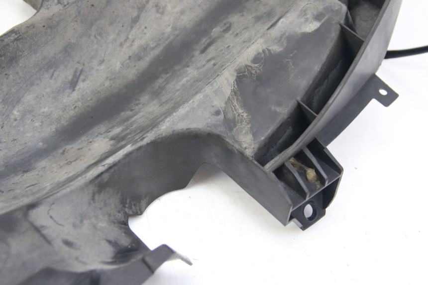 photo de BAVETTE ARRIERE SUZUKI SIXTEEN 125 (2008 - 2010) - Autre angle de vue