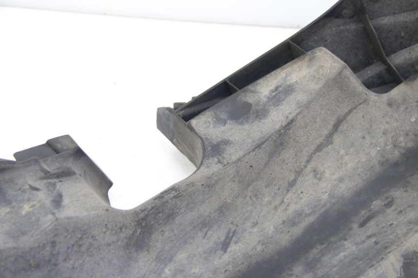 photo de BAVETTE ARRIERE SUZUKI SIXTEEN 125 (2008 - 2010) - Gros plan technique