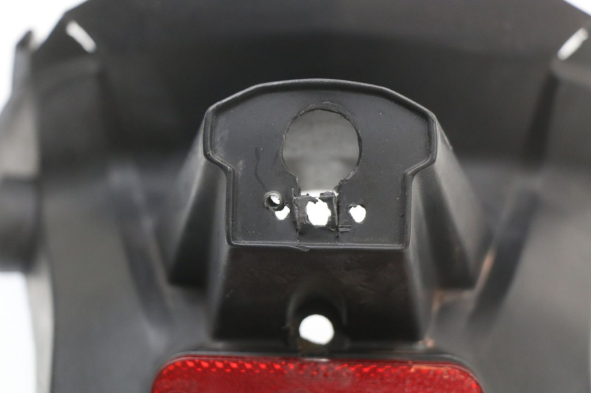 photo de BAVETTE ARRIERE PEUGEOT TWEET 125 (2018 - 2021) - Gros plan technique