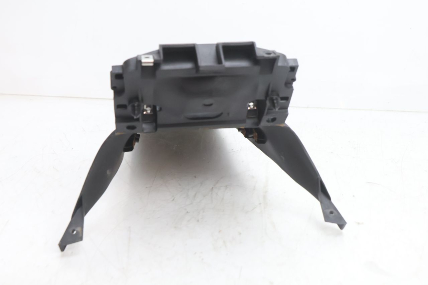 photo de BAVETTE ARRIERE PIAGGIO TYPHOON 50 (2000 - 2009) - Gros plan technique