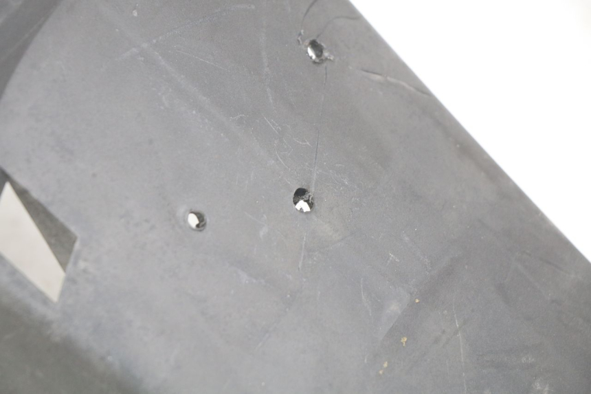 photo de BAVETTE ARRIERE PEUGEOT V-CLIC VCLIC 50 (2007 - 2013) - Gros plan technique