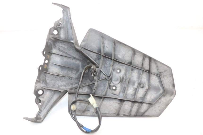 photo de BAVETTE ARRIERE YAMAHA XMAX X-MAX ABS 125 (2017 - 2020) - Gros plan technique