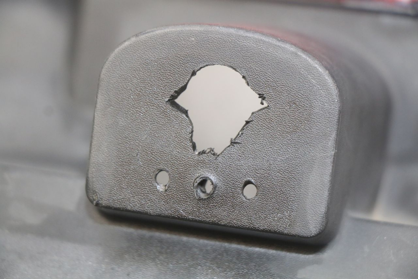 photo de BAVETTE ARRIERE YAMAHA XMAX X-MAX 125 (2006 - 2009) - Zoom état d’usage